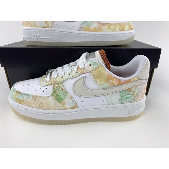 Nike Air Force 1 07 LX Pastel Paisley Women's Sneakers Shoes White FJ7739 101 - Picture 4 of 12